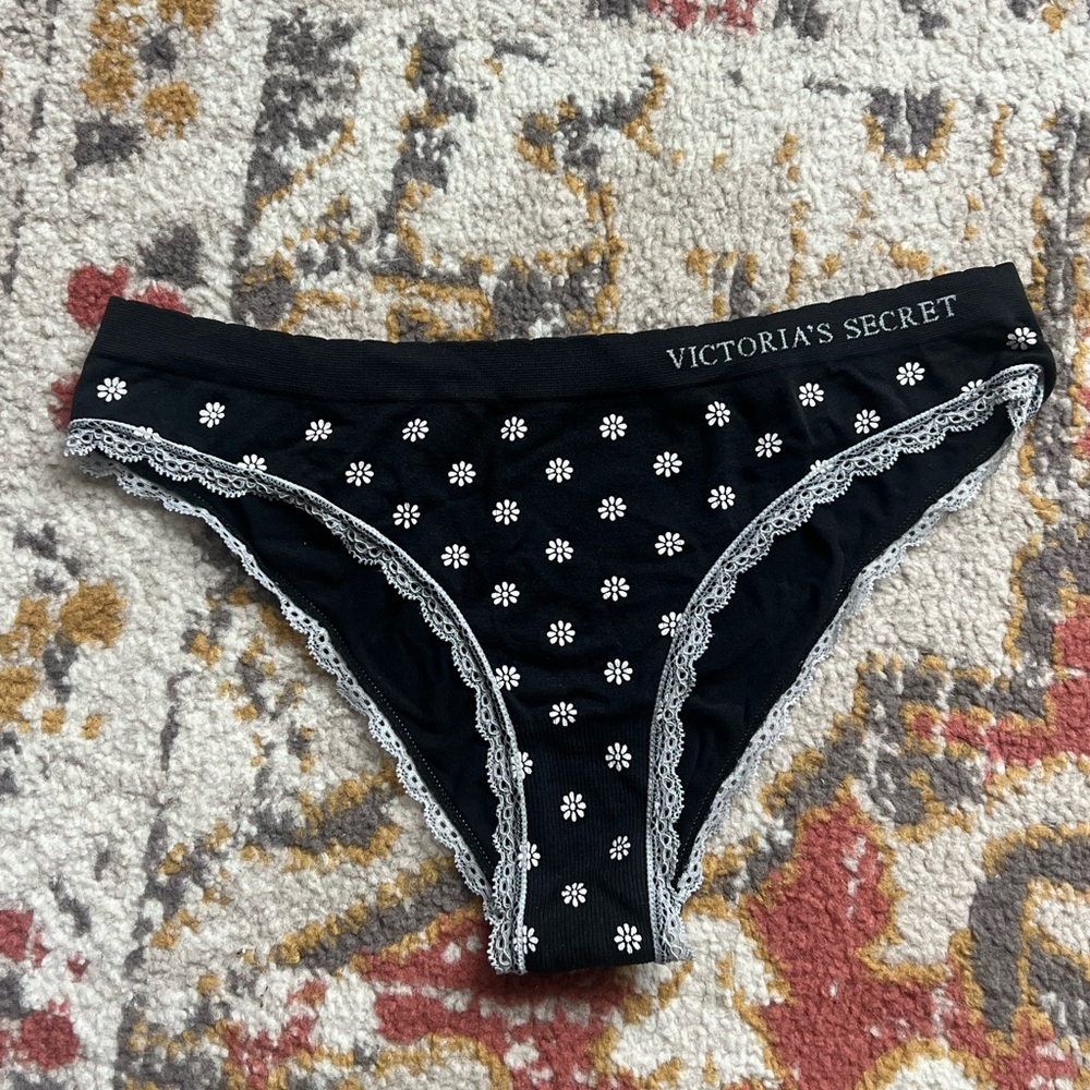 Victoria's Secret Black Daisy Lace-Trim Bikini Bottoms Vintage Cheekini